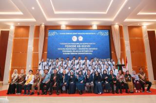 34 Mahasiswa Fakultas Kedokteran Universitas Abdurrab di Yudisium dan Sumpah Dokter