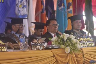 Pjs Bupati Hadiri Sidang Senat Terbuka Wisuda Ahli Madya dan Sarjana Terapan Politeknik Negeri Bengkalis