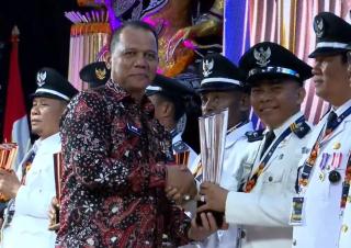 Dua Desa di Riau Terima Penghargaan Desa Berpartisipasi 2024