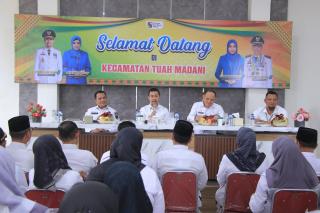 Pj Wali Kota Pekanbaru Tekankan Netralitas ASN Kecamatan Tuah Madani di Pilkada