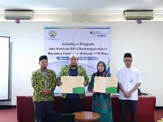 Lindungi Pengurus Masjid, BPJS Ketenagakerjaan Sumbar Riau, Kepri Teken MoU Dengan DMI Riau 