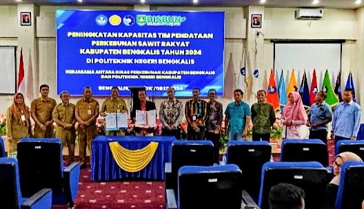 Disbun Teken MoU dengan Polbeng, Tingkatkan Kapasitas Tim Pendataan Perkebunan Sawit Rakyat