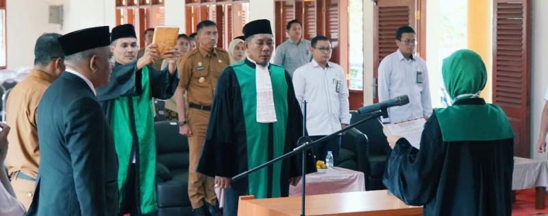 Resmi Dilantik, Pjs Bupati Kuansing Hadiri Pengambilan Sumpah Jabatan Wakil Ketua PA Teluk Kuantan