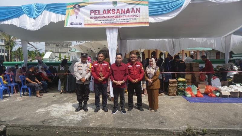Pj Bupati Inhil Tinjau Pelaksanaan Pasar Murah di Tembilahan Hulu