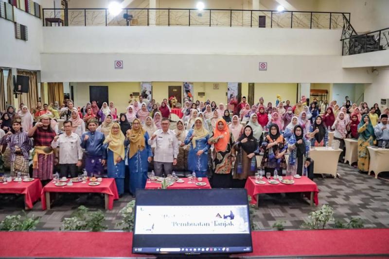Ratusan Guru Mulok Ikuti Pelatihan Pembuatan Tanjak   