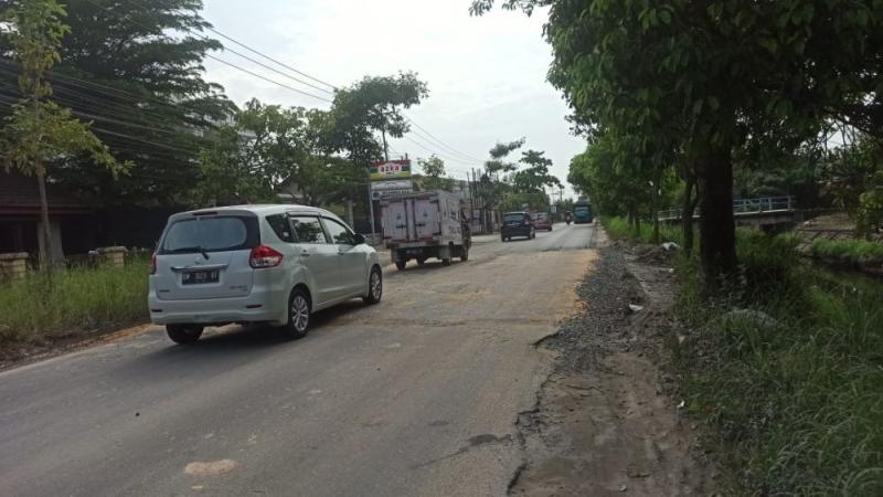 Jalan Parit Indah Pekanbaru yang Rusak Parah Kini Sudah Diaspa