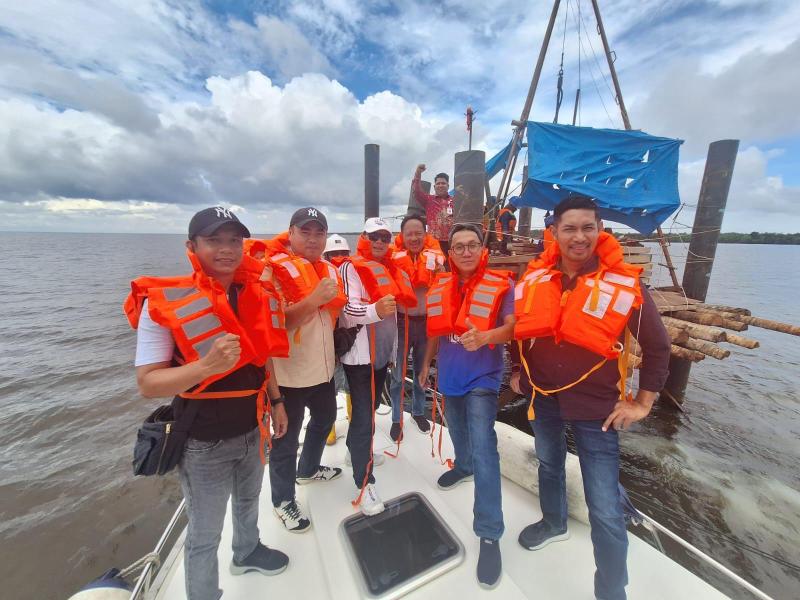 Pemkab dan Tim Kemenko Infrastruktur Tinjau Progres Pembangunan Jembatan Bengkalis - Bukit Batu
