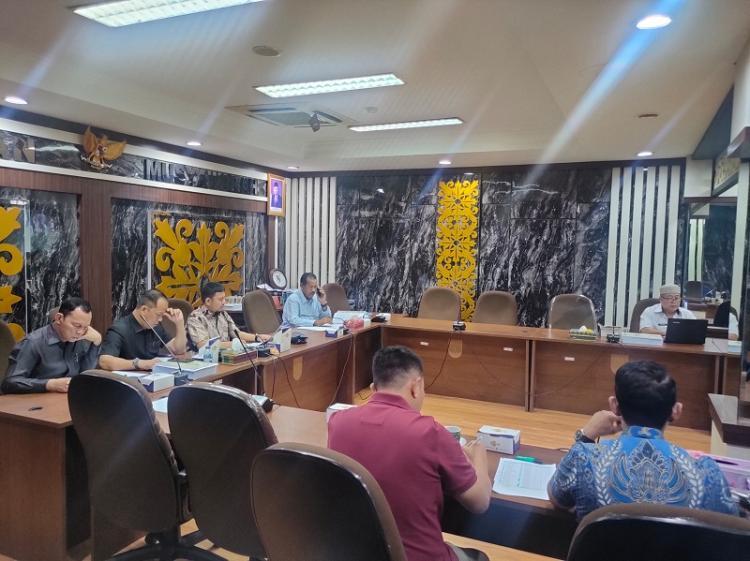 Komisi IV Hearing dengan Dinas Perkim Kota Pekanbaru Bahas RAPBD 2025