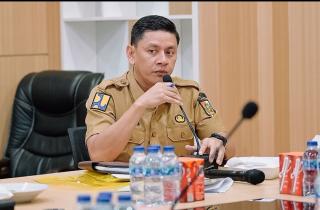 Kepala Dinas PUPR Pekanbaru Paparkan Ranperwako Pengelolaan Air Limbah Domestik di Hadapan Pj Wako