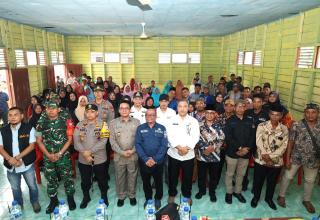 Pastikan Kesiapan Panitia Pemilihan di Kampung Pjs Bupati Siak Tinjau TPS Teluk Lanus