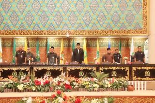 Berlangsung Khidmat, Rapat Paripurna DPRD Riau Gelar Penyampaian Susunan AKD