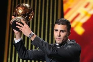 Selamat! Jagoan Man City dan Timnas Spanyol, Rodri Rebut Trofi Ballon d