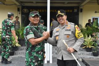 Jelang Pilkada, TNI-Polri Kompak Jaga Keamanan di Pekanbaru
