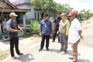 Pj Bupati Inhil Tinjau Proyek Jalan untuk Pastikan Kualitas Infrastruktur