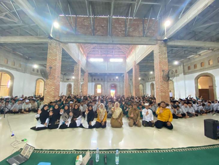 Forum Puspa Madani Kampar Sosialisasikan Anti Bullying di PP Syekh Burhanuddin Kuntu