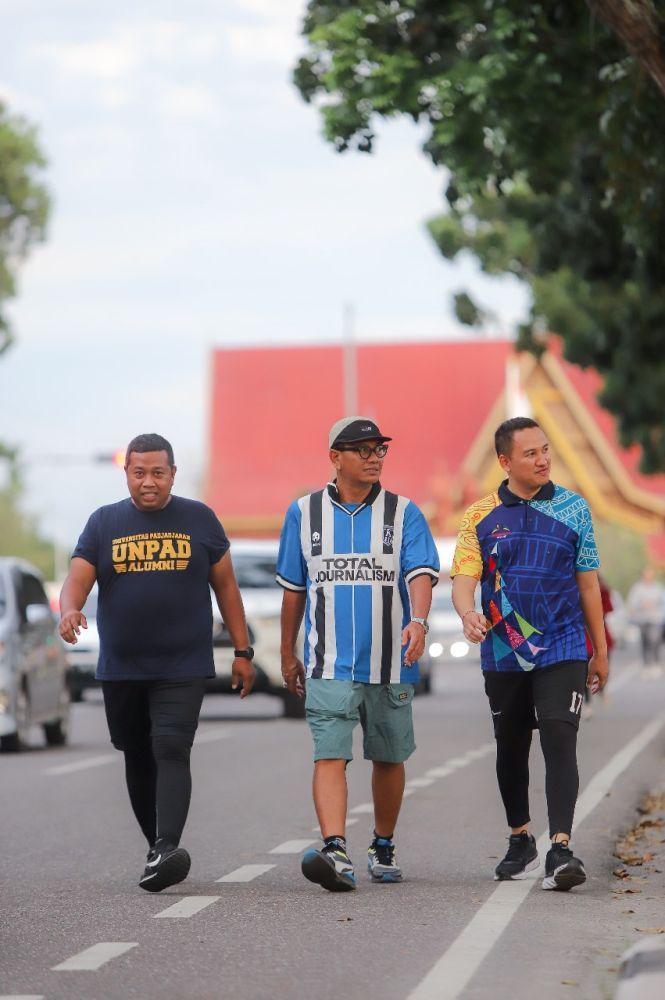 KPU Riau Gelar Kegiatan Jalan Sehat Menuju Pemilihan Gubernur dan Wakil Gubernur Riau 2024