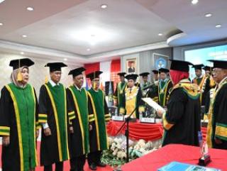 Empat Guru Besar Universitas Riau Resmi Dikukuhkan