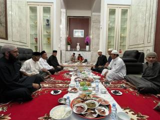 Buka Puasa Pertama, Sekda Kampar Undang Imam Mesir Syaikh Mohammed Ali Ibrahim di Rumah Dinas