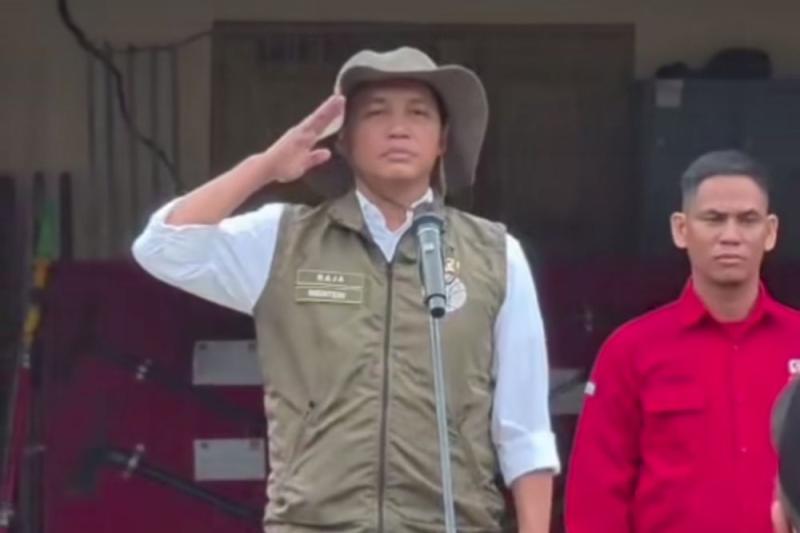 Berkunjung ke Riau, Menteri Kehutanan Disambut Secara Adat