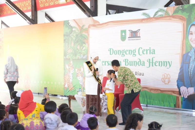 Dongeng “Petualangan Tita si Anak Harimau Sumatera” Warnai Keceriaan Anak-anak Bersama Bunda Literasi Riau