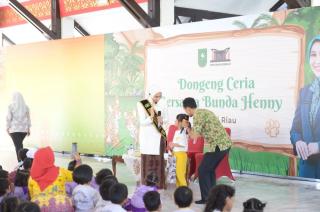 Dongeng “Petualangan Tita si Anak Harimau Sumatera” Warnai Keceriaan Anak-anak Bersama Bunda Literasi Riau