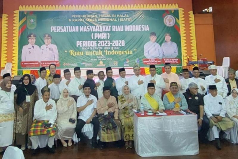 Gubernur Riau Kukuhkan Pengurus PMRI 2023-2028, Harapkan Kontribusi Perantau untuk Pembangunan Daerah