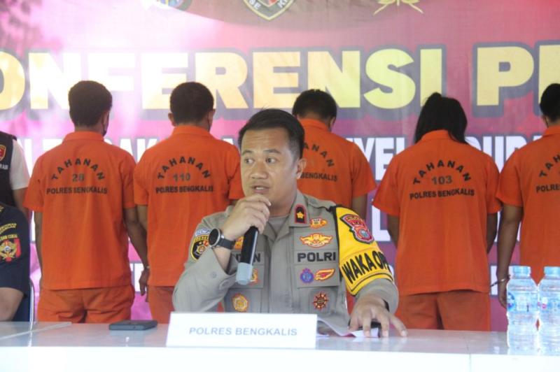 2.050 Karung Bawang Merah dan Ratusan Ban Bekas Ilegal Asal Malaysia Gagal Masuk Bengkalis