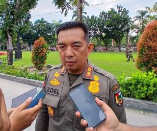 Kembalikan Ijazah Eks Karyawan, Satpol PP Buka Segel UD Chandra Makmur