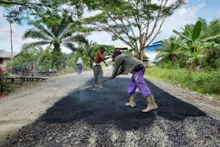 Anggaran Terbatas, Gubernur Riau Tetap Fokus Perbaikan Jalan, Pendidikan, dan Kesehatan