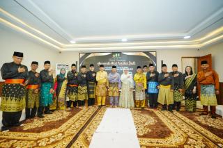 Kapolri Jenderal Listyo Sigit Terima Pinangan Anugerah Adat Ingatan Budi LAMR