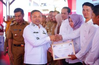 Puluhan Desa dan Koperasi di Kampar Sabet Sejumlah Penghargaan Dalam Peluncuran Koperasi Merah Putih