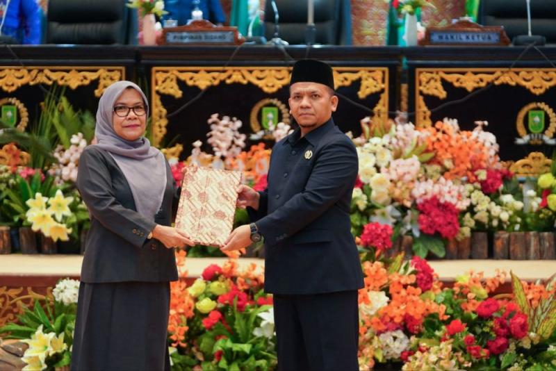 Pemprov Riau Serahkan Ranperda RPJMD 2025 - 2029 ke DPRD Provinsi Riau