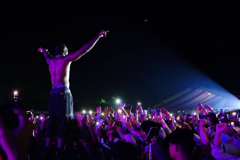 Melly Mike Guncang Panggung Penutupan Festival Pacu Jalur 2025