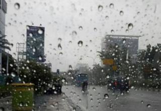 Waspada Hujan Lebat Disertai Petir Hari Ini