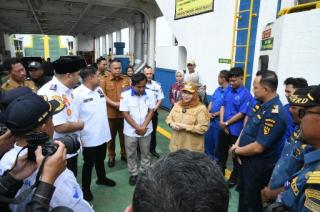 Pastikan Layanan RoRo Optimal, Bupati Kasmarni Tinjau Inovasi Dishub dan Armada Baru di Air Putih