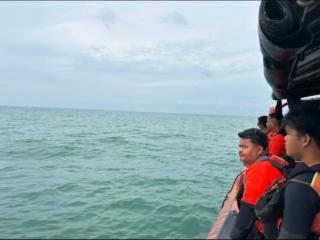 Tim SAR Lanjutkan Pencarian ABK KM Makmur Jaya Jatuh di Perairan Bengkalis