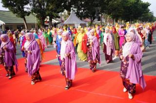 Simfoni Enam Ribu Langkah: Saat Zapin Mematri Marwah Riau di Langit Dunia