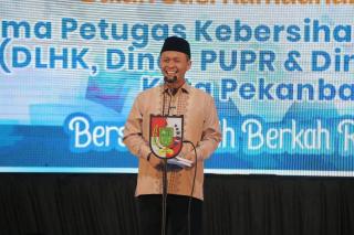 Wali Kota Pekanbaru Apresiasi Petugas Kebersihan, Janjikan Kenaikan Gaji Jika Raih Adipura