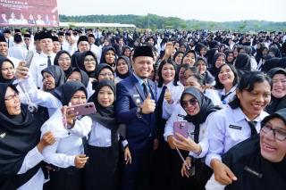 1.100 Guru PPPK Paruh Waktu Pekanbaru Terima Tunjangan Sertifikasi Bulanan