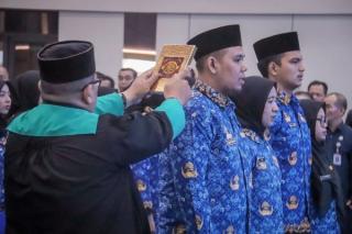 Wali Kota Pekanbaru Kukuhkan Ratusan PNS 2024, Tekankan Integritas dan Pelayanan Publik