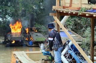 Tim Gabungan Musnahkan 145 Rakit PETI di Sungai Kuantan
